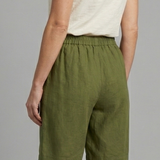 Women’s Shorts with Elastic Waistband and Side Pockets