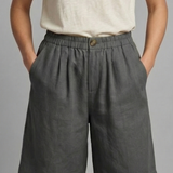 Women’s Shorts with Elastic Waistband and Side Pockets