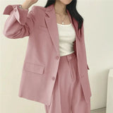 Elegant Tailored Blazer and Trouser Set with Modern Relaxed Fit